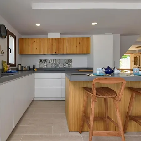 Villa Violette By Aguilarent