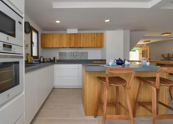 Villa Violette By Aguilarent