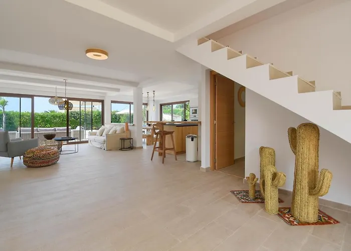 Villa Violette By Aguilarent